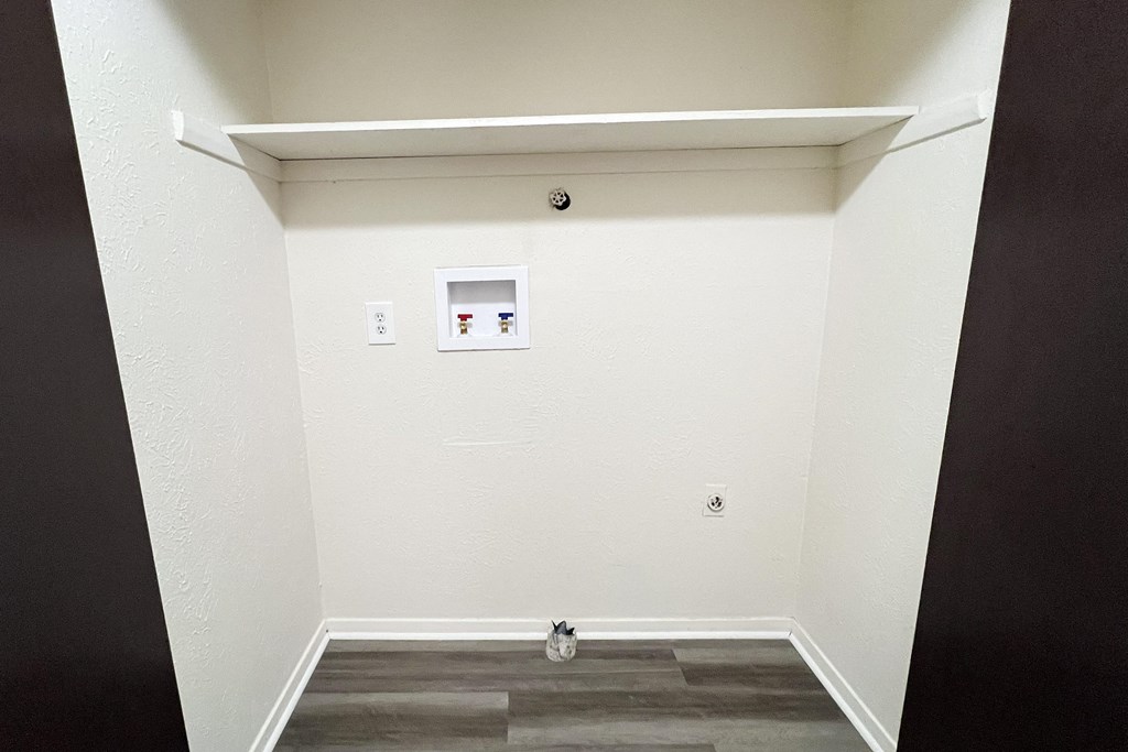 Four Worlds Apartments