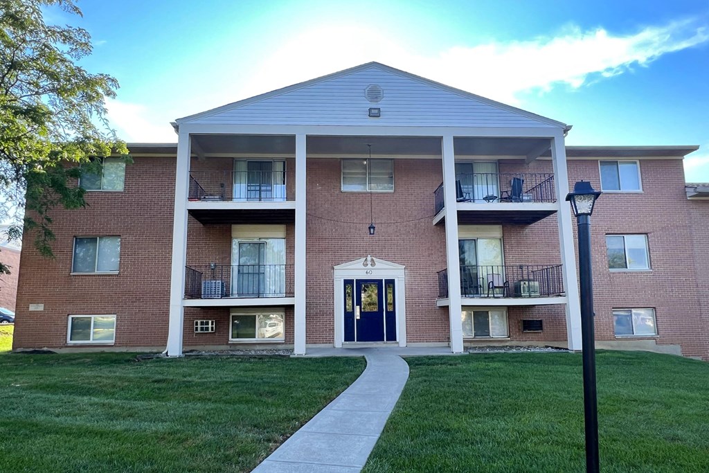 Building at Crown Ridge Apartments, Franklin, OH