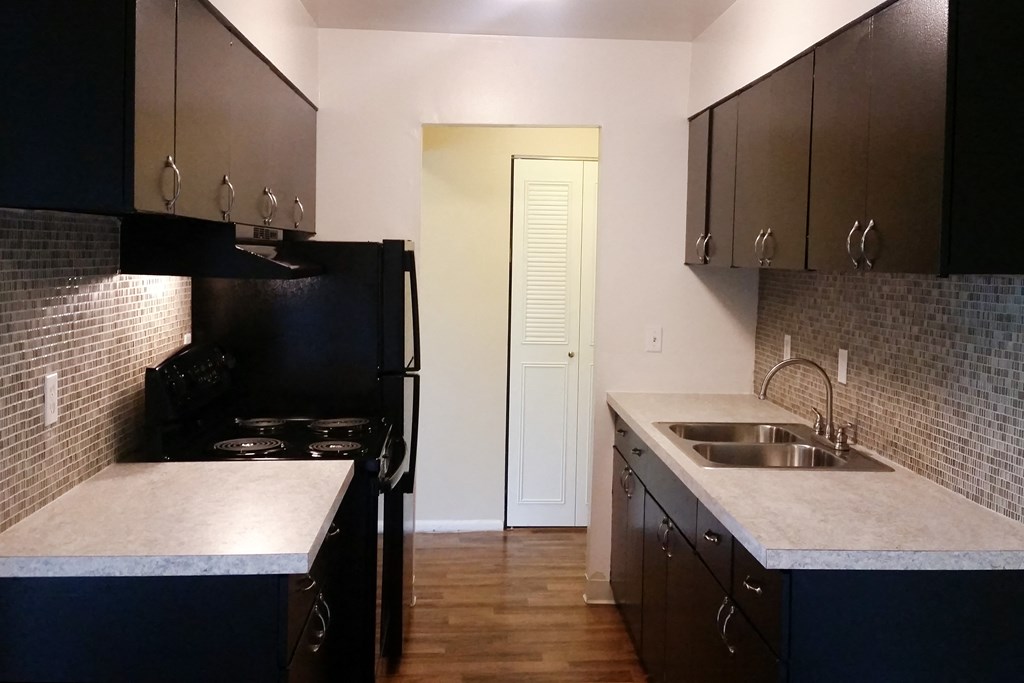 Crown Pointe Renovated Kitchen at Crown Pointe Apartments, Covington