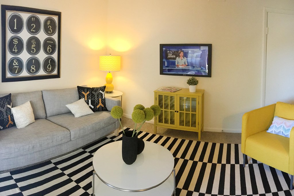 Living room decor at Miamisburg by the Mall, Miamisburg, OH, 45342