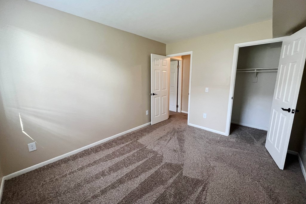 Bedroom area at Sharondale Woods Apartments, Cincinnati