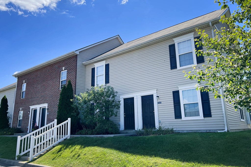 Building view at Brookfield Village in Grove City, OH