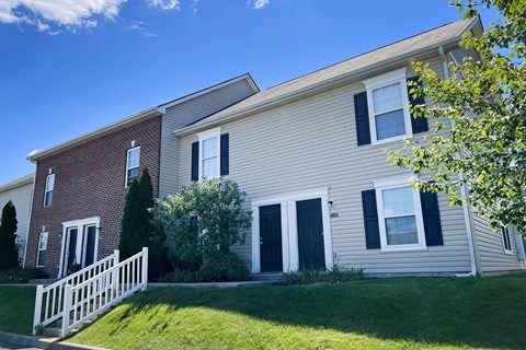 Building view at Brookfield Village in Grove City, OH