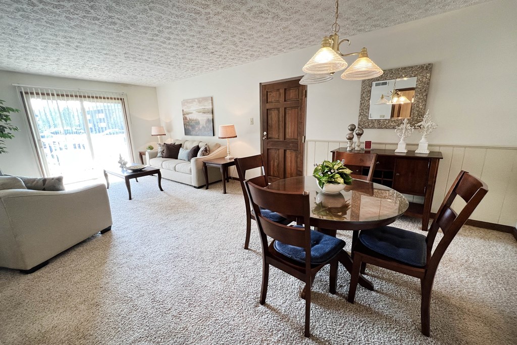 Dining And Kitchen at Grace Court, Ft. Mitchell, KY, 41017