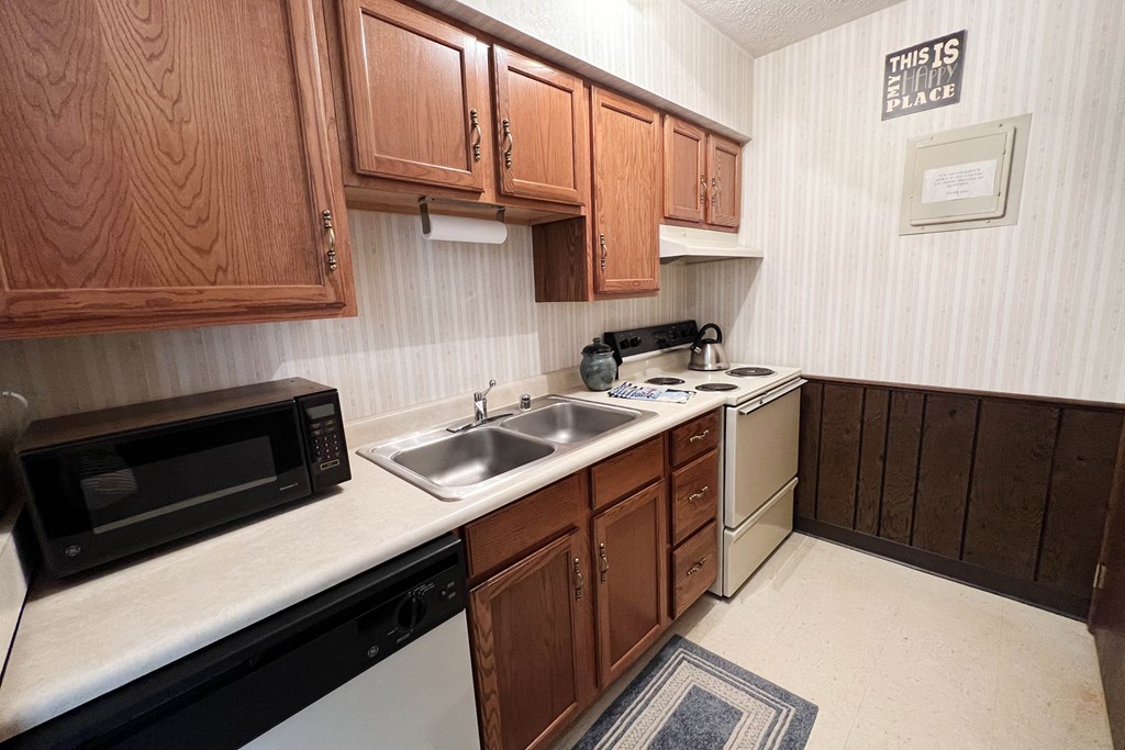 Refrigerator And Kitchen Appliances  at Grace Court, Ft. Mitchell