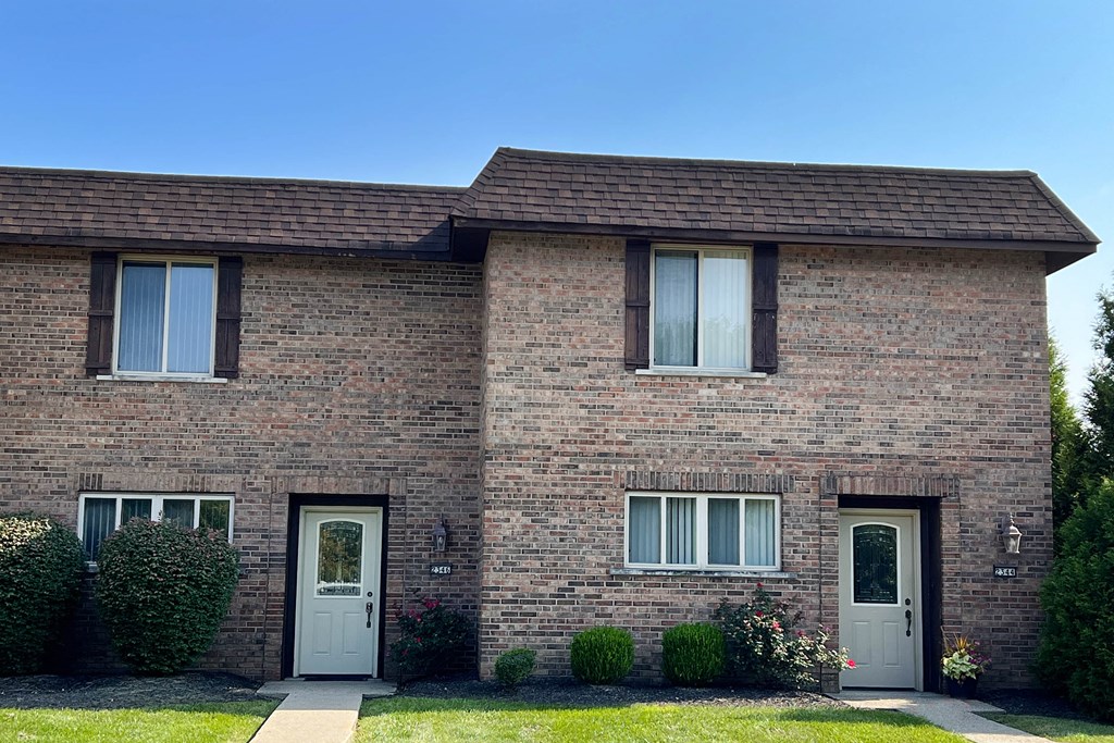 Back Exterior  at Crestbrook Apartments & Townhomes, Crescent Spring, KY