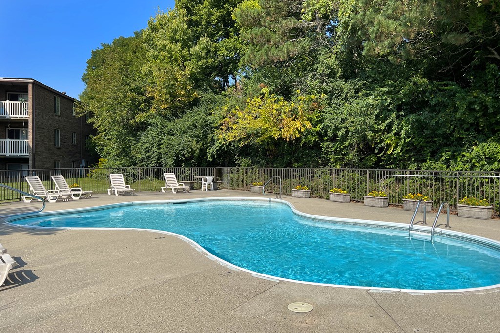 Swimming Pool With Relaxing Sundecks  at Crestbrook Apartments & Townhomes, Kentucky, 41017
