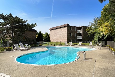 Crestbrook Pool