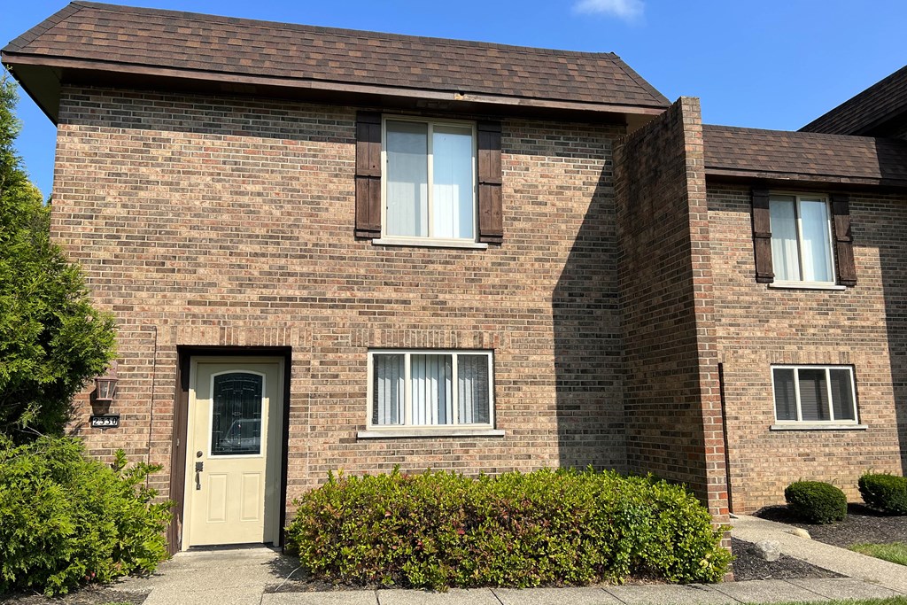 Back Exterior View  at Crestbrook Apartments & Townhomes, Crescent Spring, Kentucky
