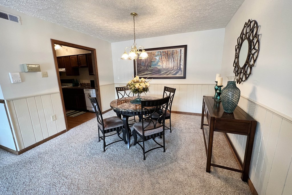 Elegant Dining Space  at Crestbrook Apartments & Townhomes, Kentucky, 41017