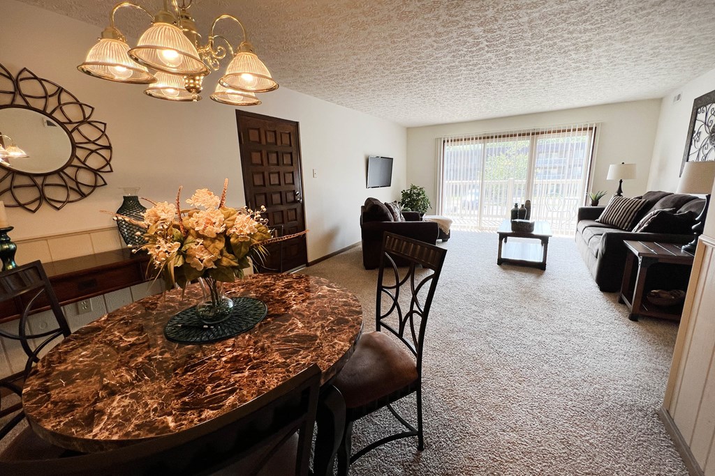 Dining Space  at Crestbrook Apartments & Townhomes, Crescent Spring, KY, 41017