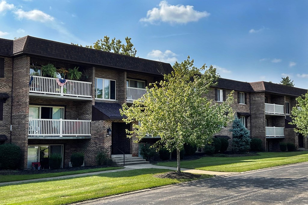 Property Exterior at Crestbrook Apartments & Townhomes, Crescent Spring, Kentucky