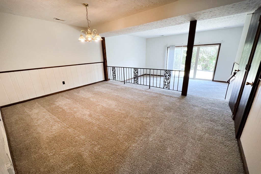 Large Living Space  at Crestbrook Apartments & Townhomes, Kentucky