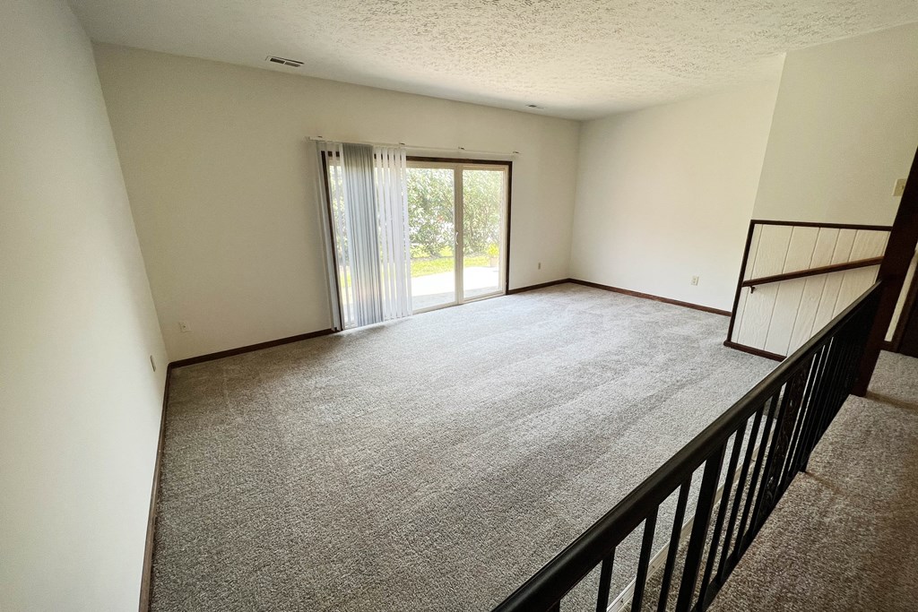 Living Area  at Crestbrook Apartments & Townhomes, Kentucky, 41017