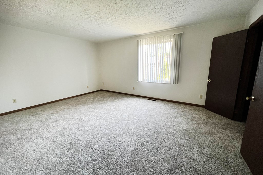 Vacant Bedroom  at Crestbrook Apartments & Townhomes, Kentucky, 41017