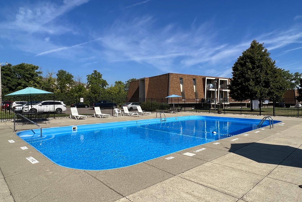 Pool With Sunning Deck at The Wynds, Kettering, 45429