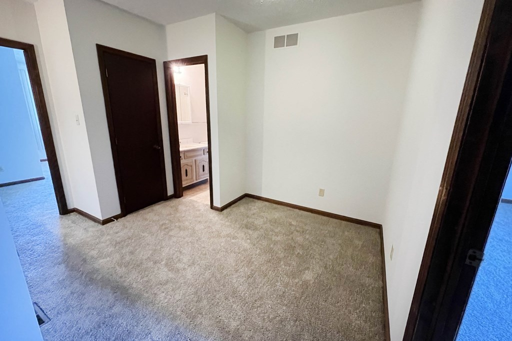 Bedroom With Closet  at Crestbrook Apartments & Townhomes, Kentucky