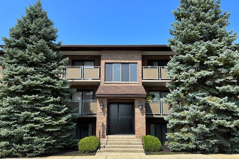 Elegant Exterior View  at Colonial Village, Crescent Springs