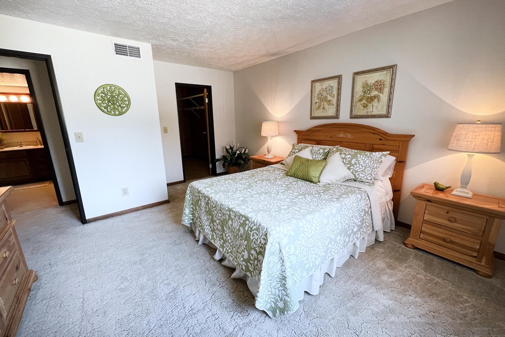 Bedroom With Closet  at Colonial Village, Kentucky, 41017