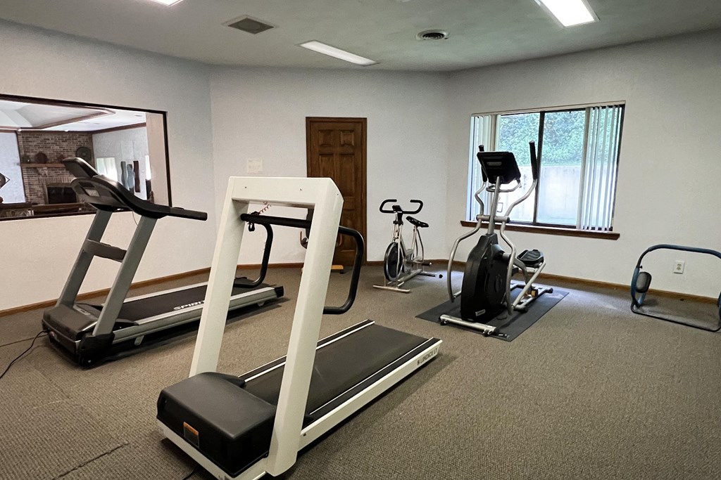 Cardio Machines  at Devou Village, Kentucky, 41011