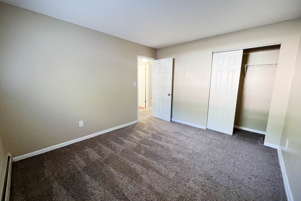 Bedroom with wooden floor at Sharondale Woods Apartments, Cincinnati, OH, 45241