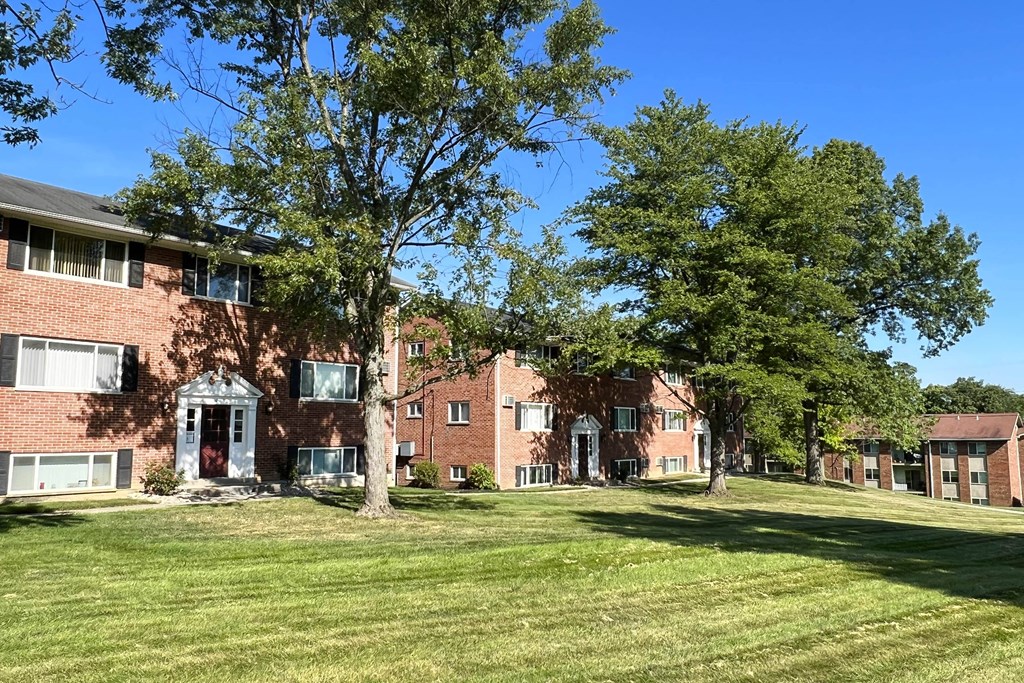Exterior area at Sharondale Woods Apartments, Cincinnati