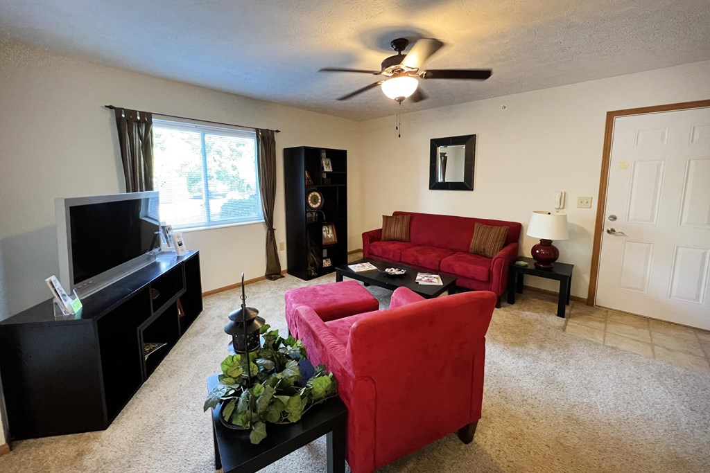 Model Living Room at Walton Ridge Apartments, Kentucky, 41094