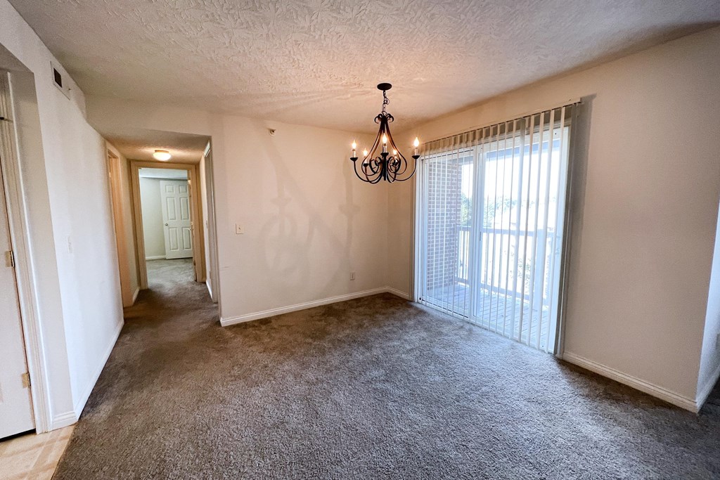 Unfurnished Living Area at Walton Ridge Apartments, Walton, KY