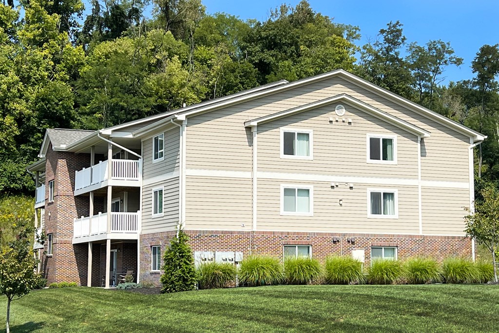 Building Exterior View at The Overlook at Ft. Thomas, Ft. Thomas, KY