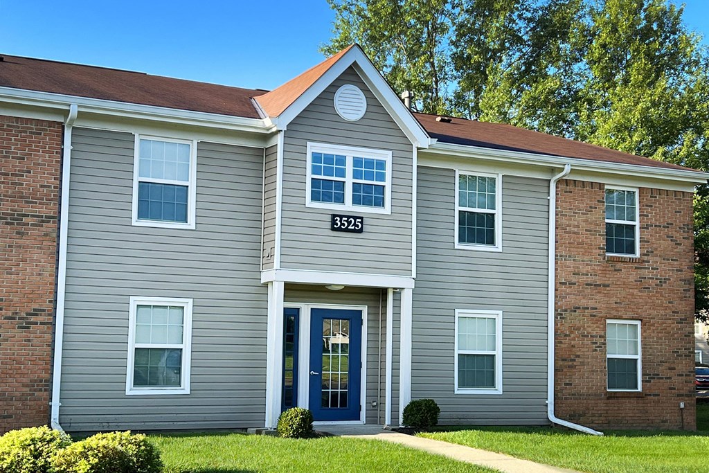 Apartment Exterior at Steeplechase Apartments, Loveland, 45140
