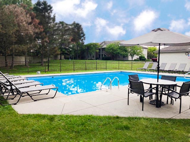 Poolside Dining Table at Eagle Crest Apartments, Galloway, Ohio