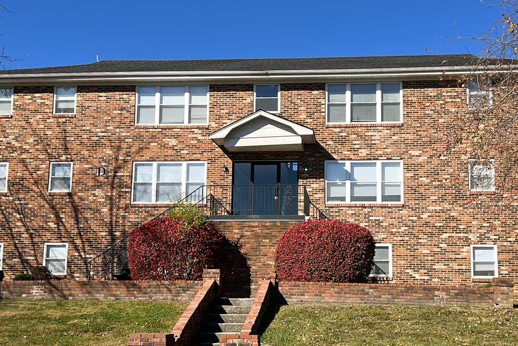 Building entry at Park Place, Richmond, KY