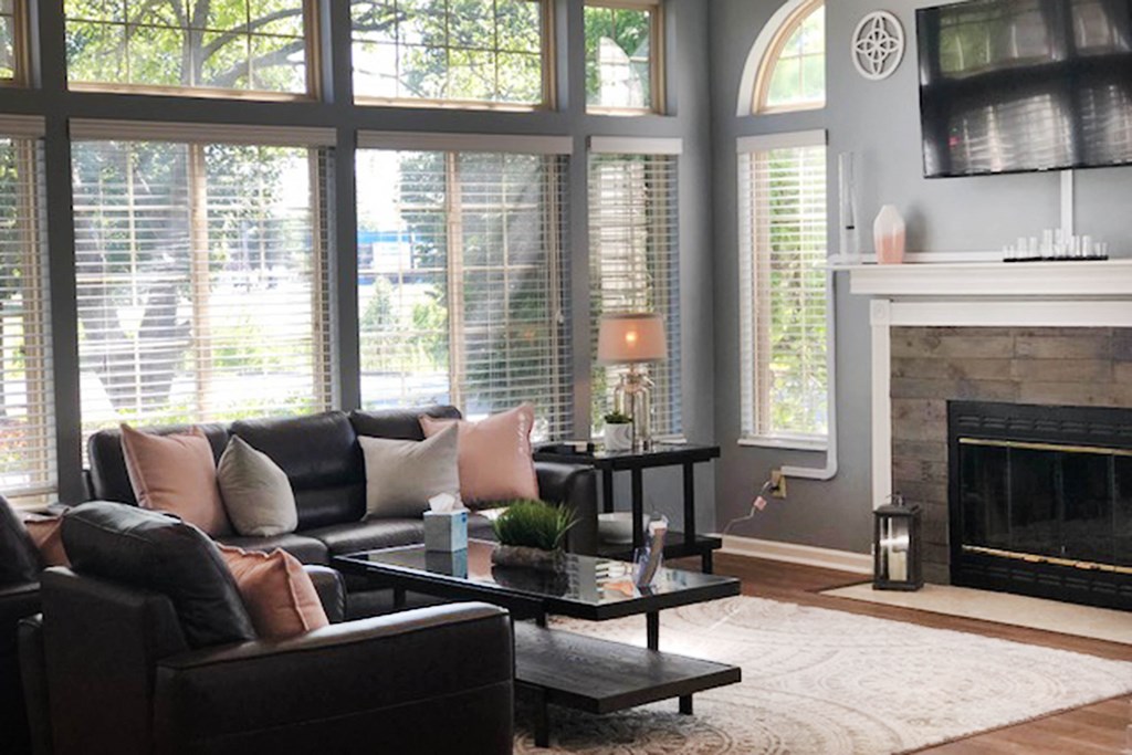 Clubhouse Lounge at Eagle Crest Apartments, Galloway, Ohio