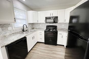 Well Equipped Kitchen at Hartland Place, Kentucky, 40517