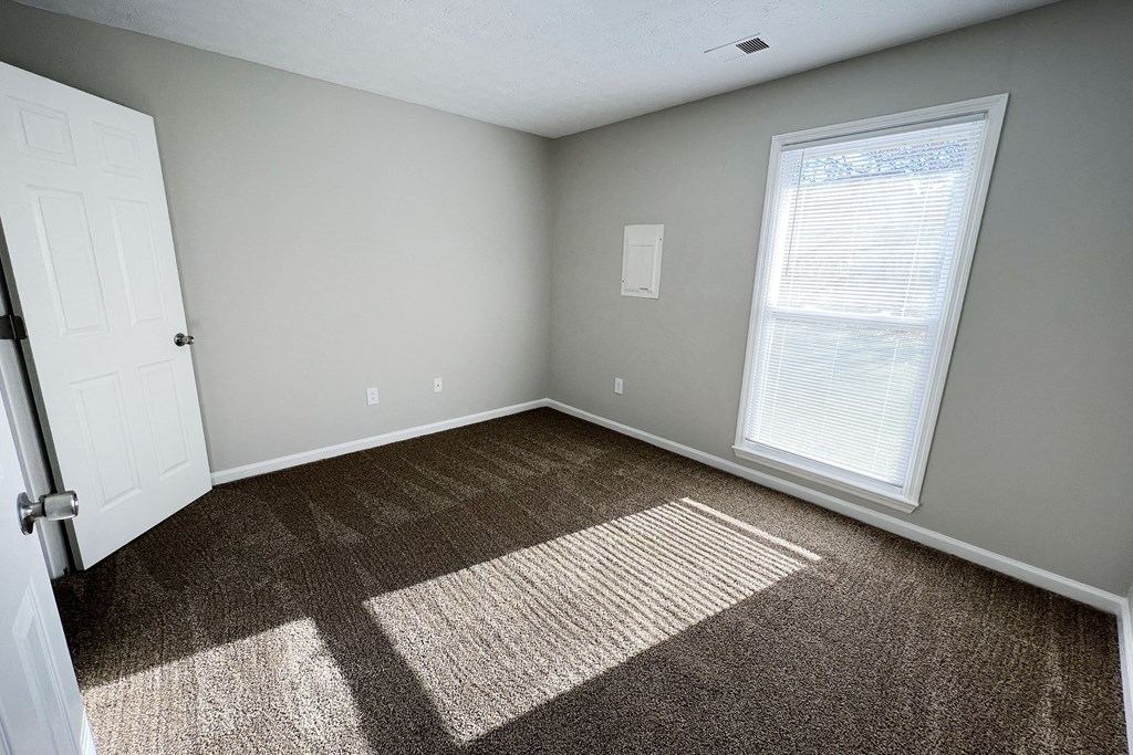 Large Window at Hartland Place, Lexington, 40517