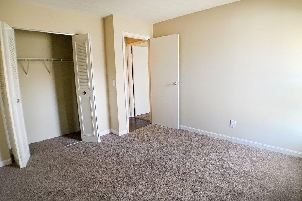 bedroom at Timber Ridge Apartments, Cincinnati, OH, 45241