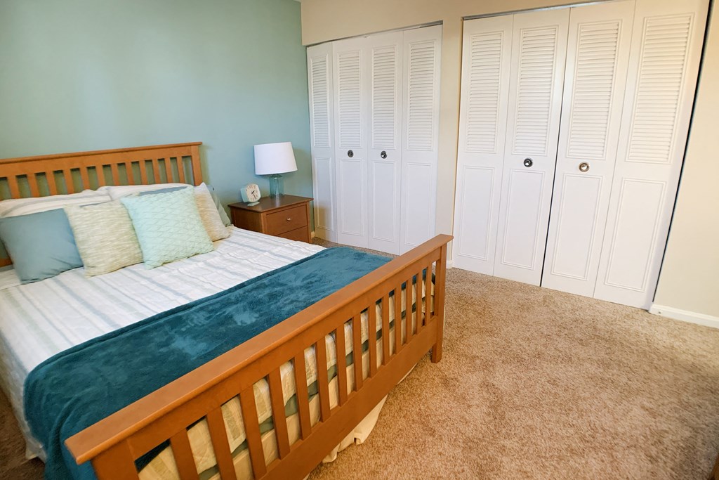 bedroom at Timber Ridge Apartments, Cincinnati, OH, 45241