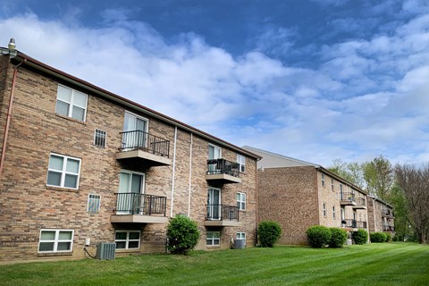 Backside Exterior at Crown Crossing Apartments, Ohio, 45102