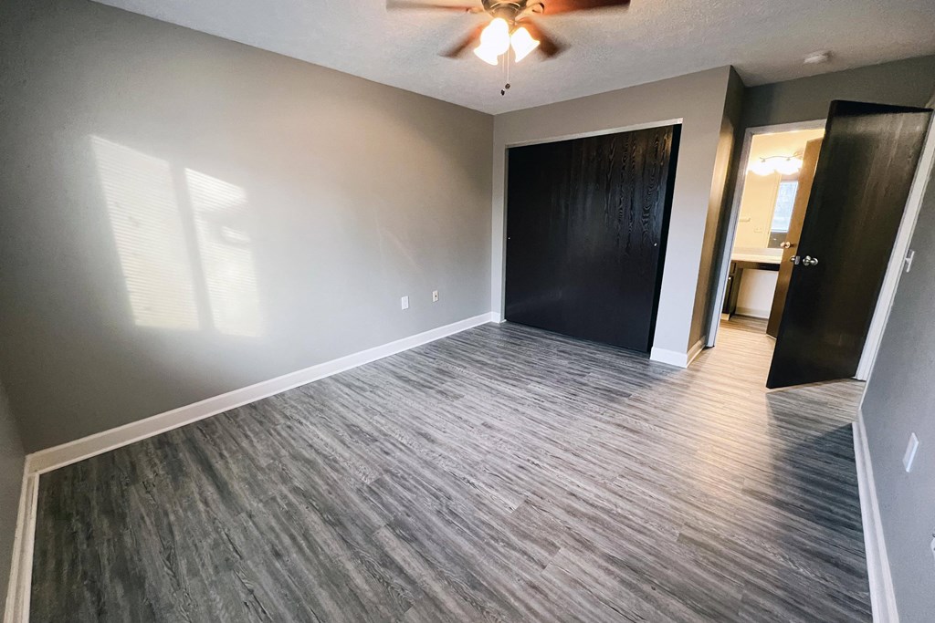Bedroom at Quail Meadow Apartments, Cincinnati, OH
