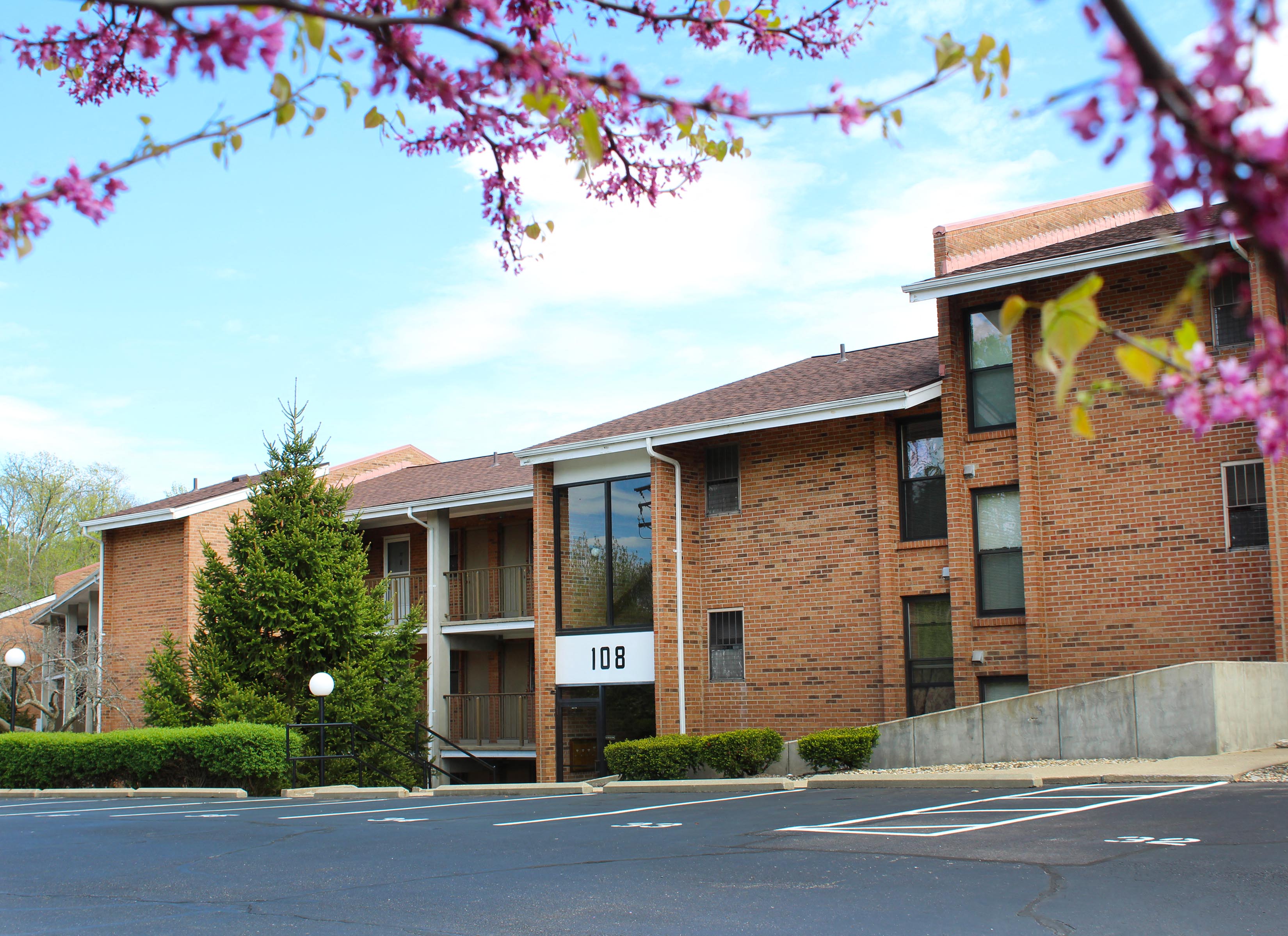 Building at Indian Lookout Apartments, Cincinnati