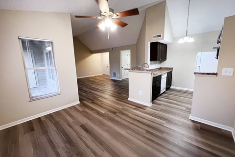 Living And Kitchen at The Vinings Apartments, Cincinnati, 45245