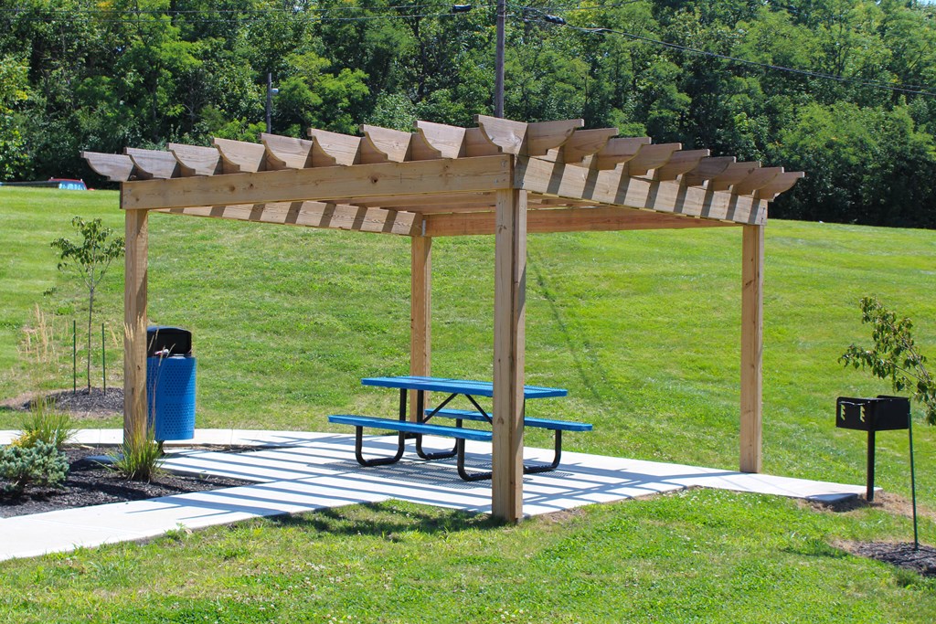 Crown Pointe Court Yard area at Crown Pointe Apartments, Covington