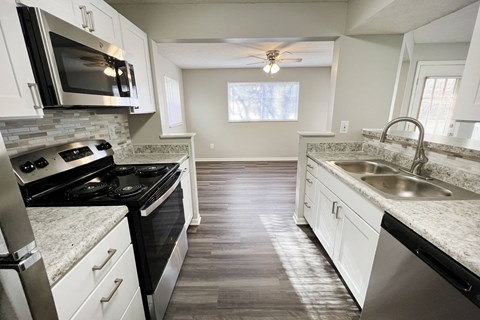 Fully Equipped Kitchen at The Vinings Apartments, Cincinnati