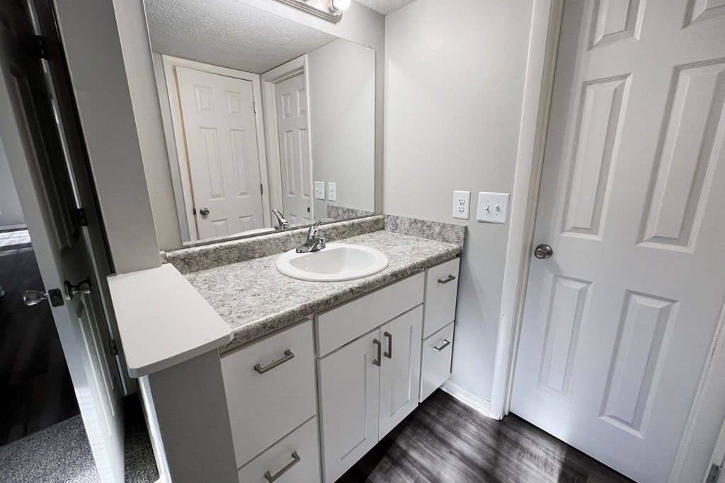 Renovated 2 Bedroom, 2 Bath at The Vinings Apartments, Ohio, 45245