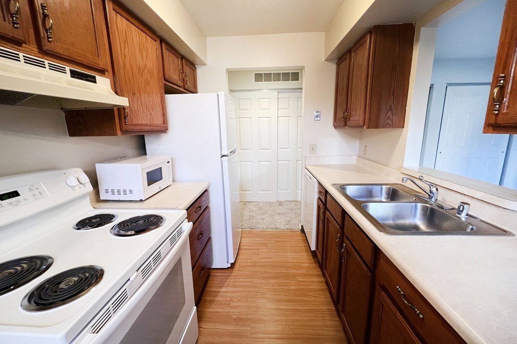 Well Organized Kitchen at The Overlook at Ft. Thomas, Ft. Thomas, KY, 41075
