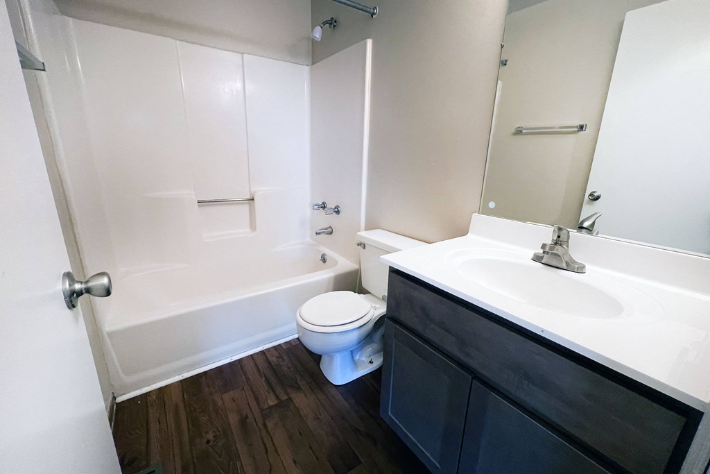 Modern Bathroom at Woodhills Apartments, Ohio, 45449