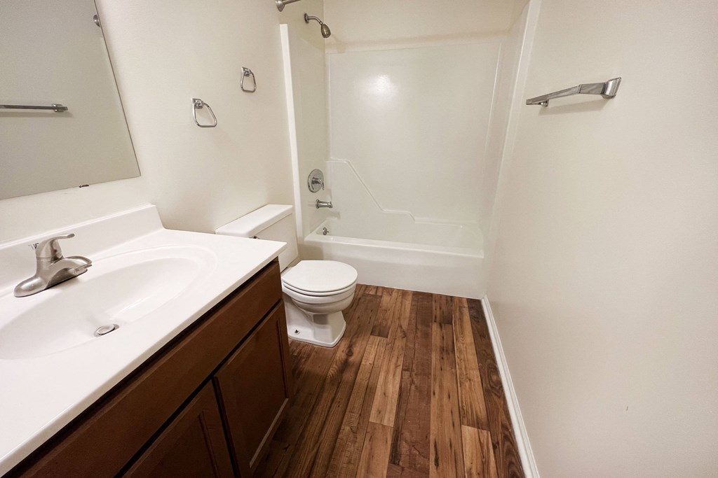 Bathtub at The Villas at Kingswood, Ohio, 45069