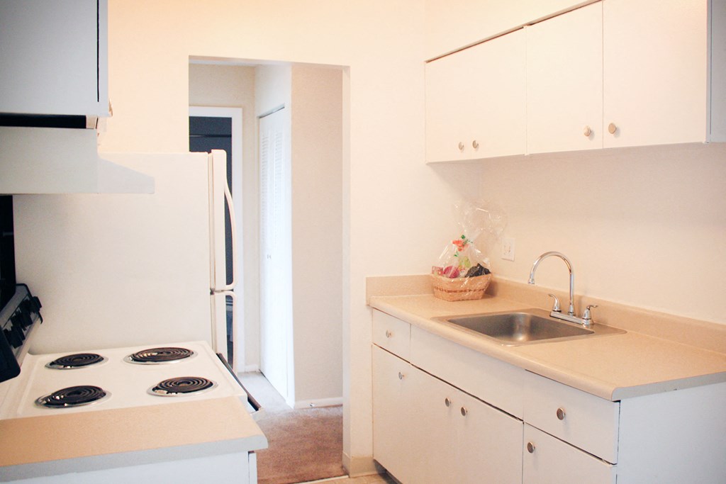 White cabinets at Crown Pointe Apartments, Covington