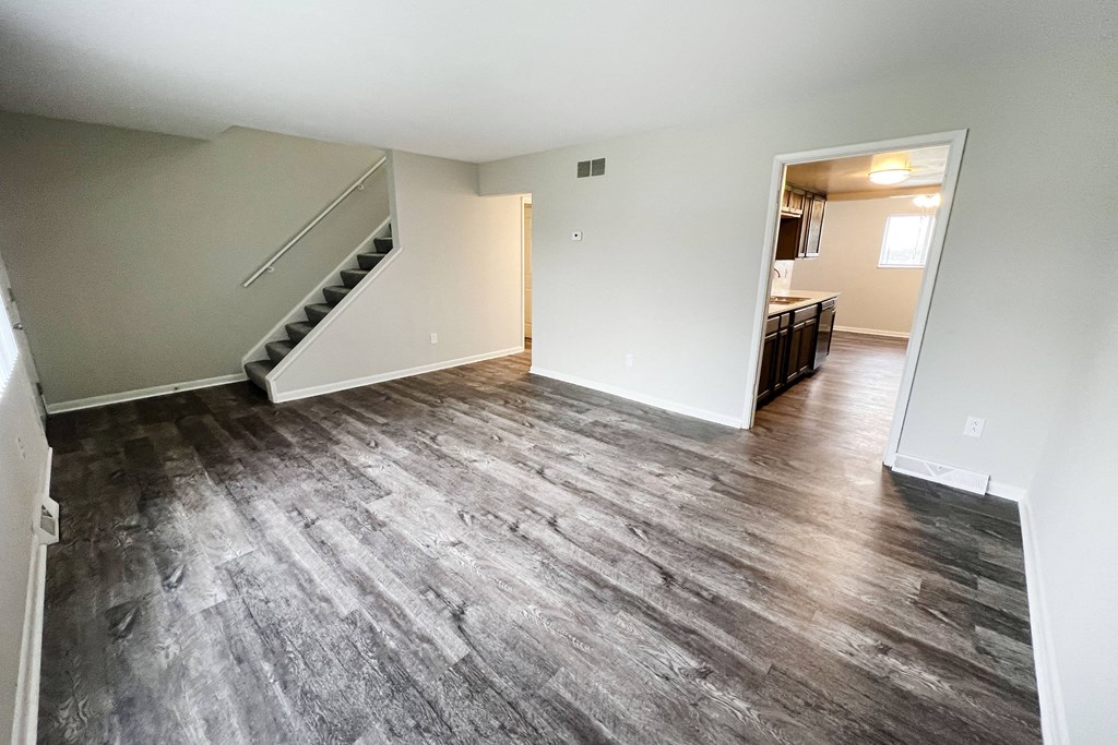 a photo of the living room and kitchen of a 560 square foot, 1 bedroom apartment at Wentworth Estates Apartments, Florence, KY