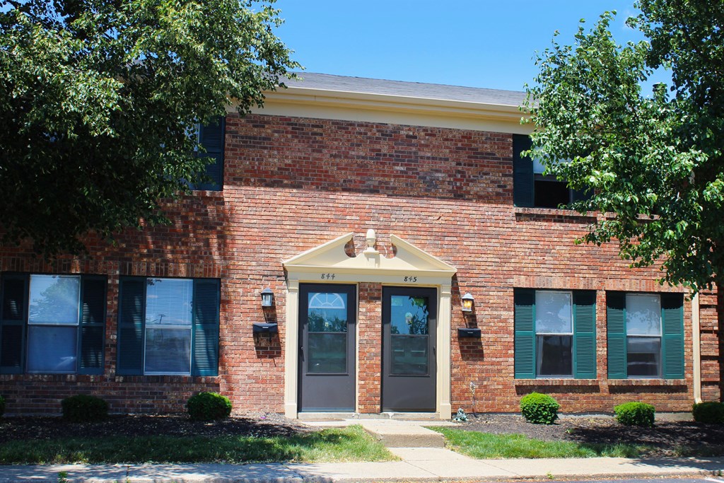 Elegant Exterior View Of Property  at Revere Village Apartments, Centerville, OH